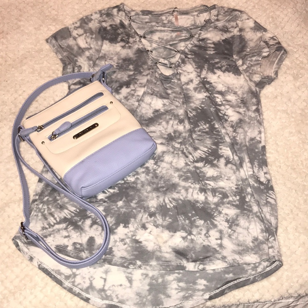 Gray tie-dye V-neck shirt